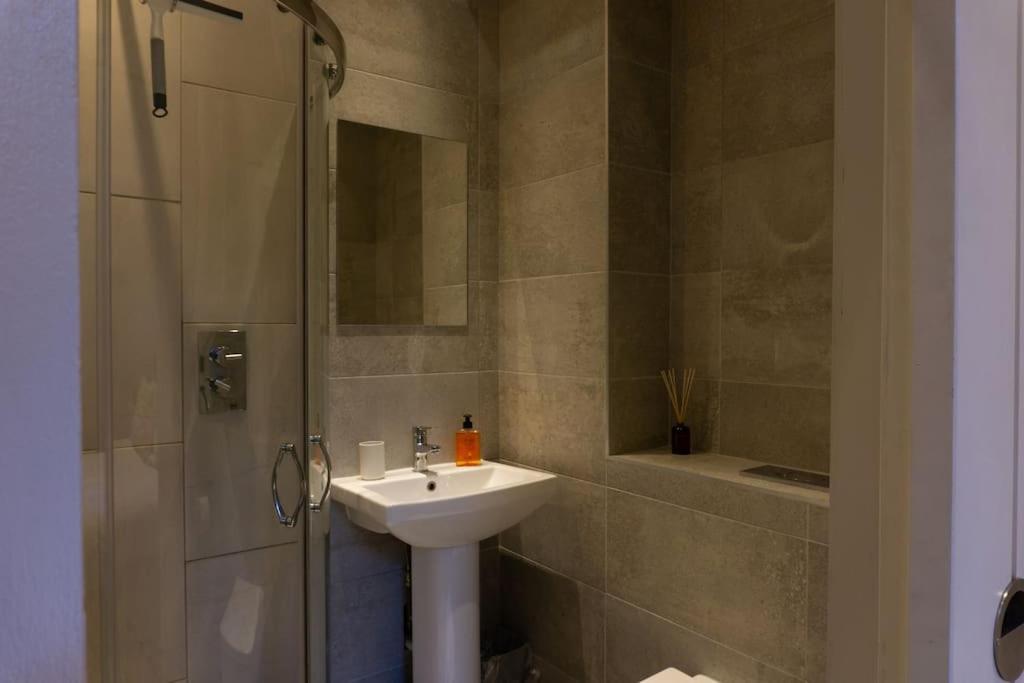 Spacious Apartment In City Centre - Free Parking ノッティンガム エクステリア 写真